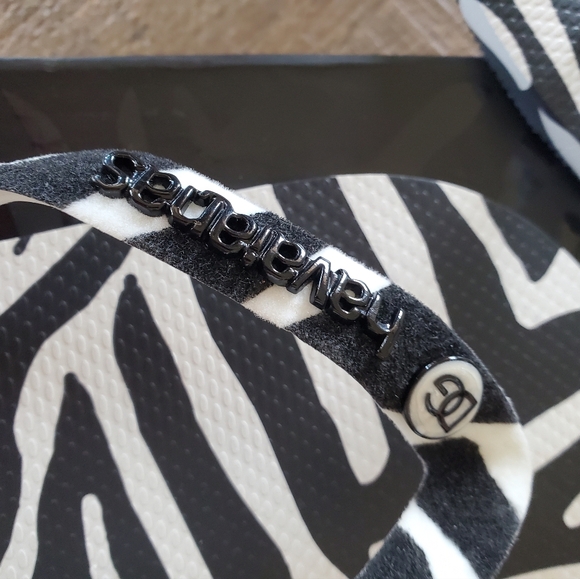 Havaianas x Dolce Gabbana Flip Flops Sz 7/8 - Picture 5 of 9